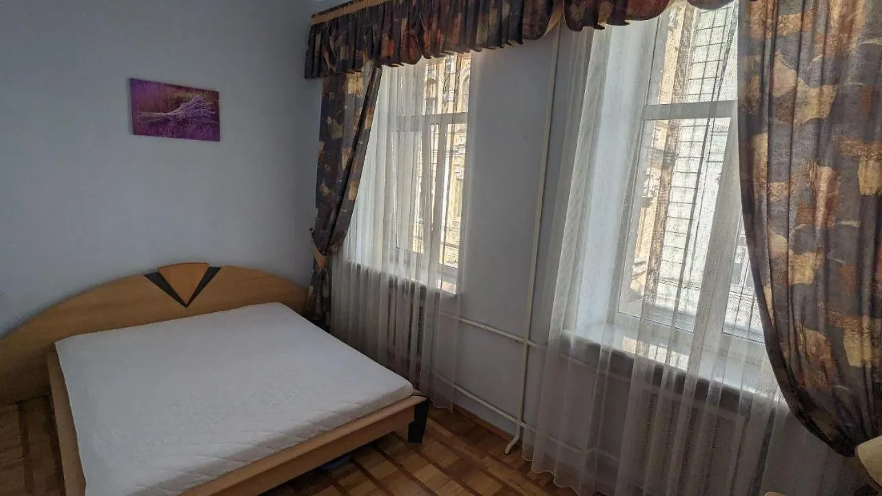 Apartment On Mykhailivs'Kyi Lane Kijev